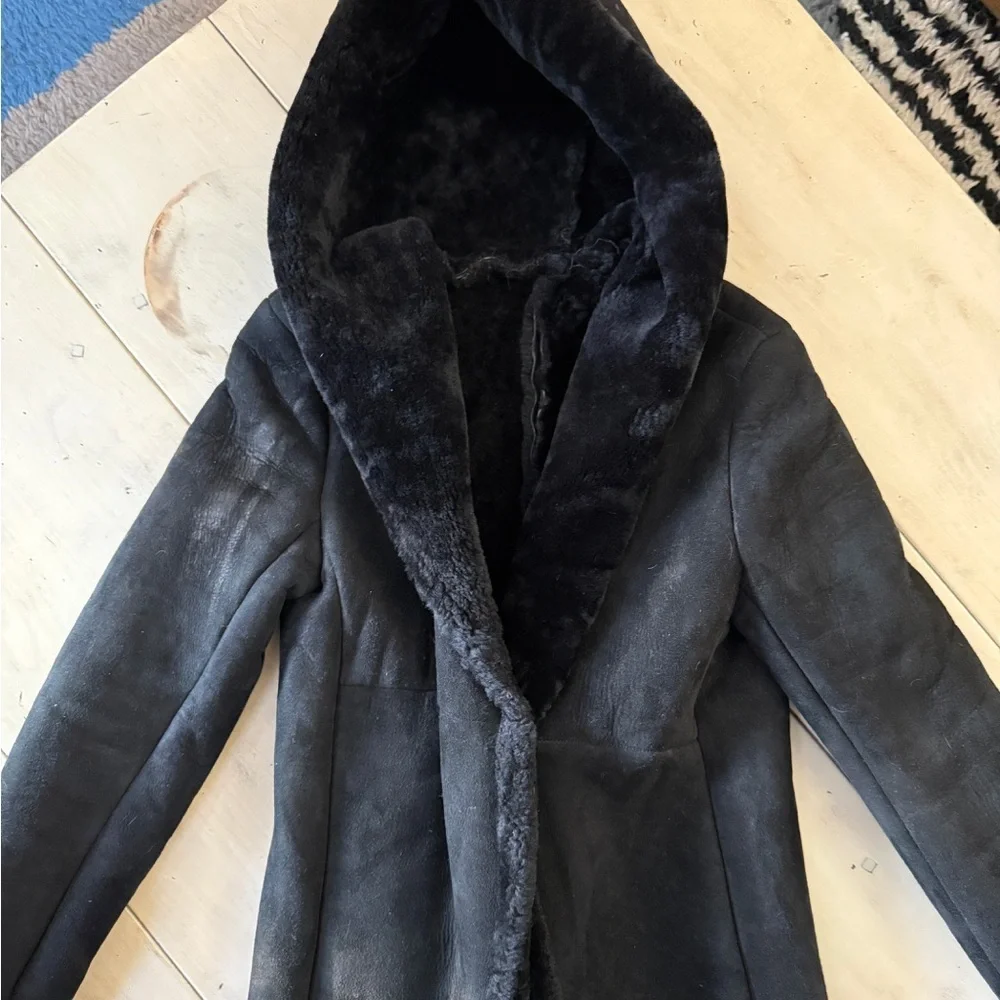 Women’s Long Black Shearling with Hood - Picture 4 of 4
